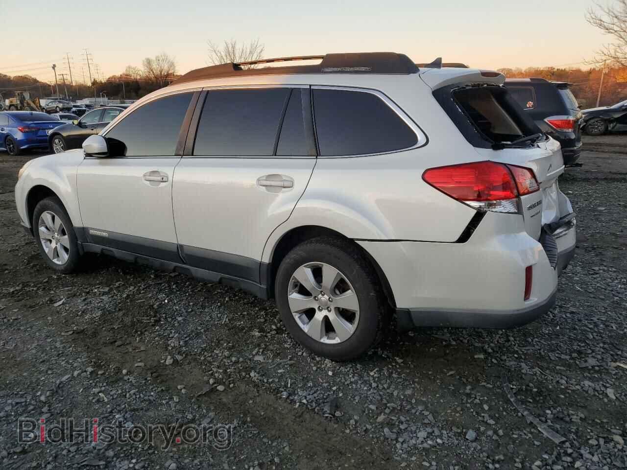 2011 SUBARU OUTBACK - VIN: 4S4BRBKC2B3337672 - Фото 2