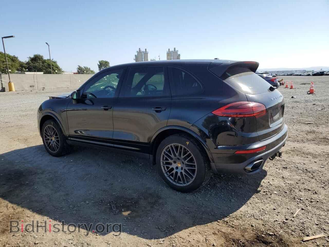 2017 PORSCHE CAYENNE - VIN: WP1AA2A24HKA80463 - Photo 2