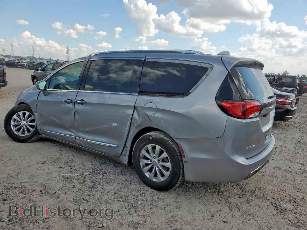 2019 CHRYSLER PACIFICA - VIN: 2C4RC1BG0KR626302 - Фото 2