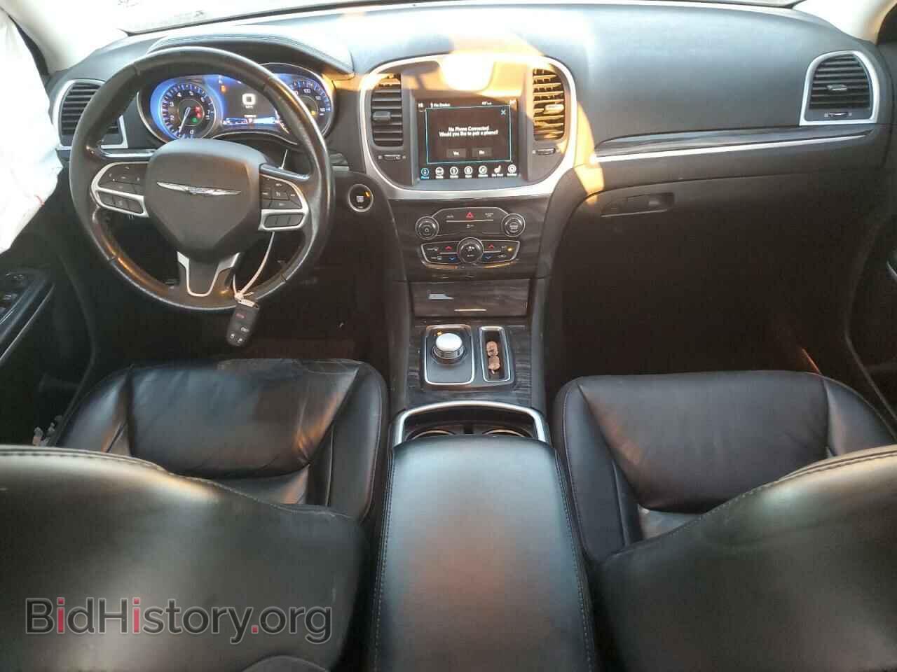 2019 CHRYSLER 300 - VIN: 2C3CCAAG0KH569004 - Фото 8