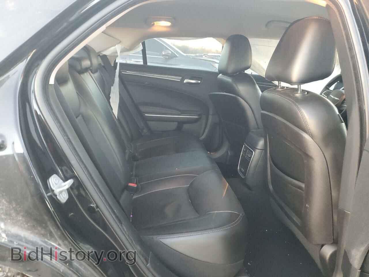 2019 CHRYSLER 300 - VIN: 2C3CCAAG0KH569004 - Фото 10