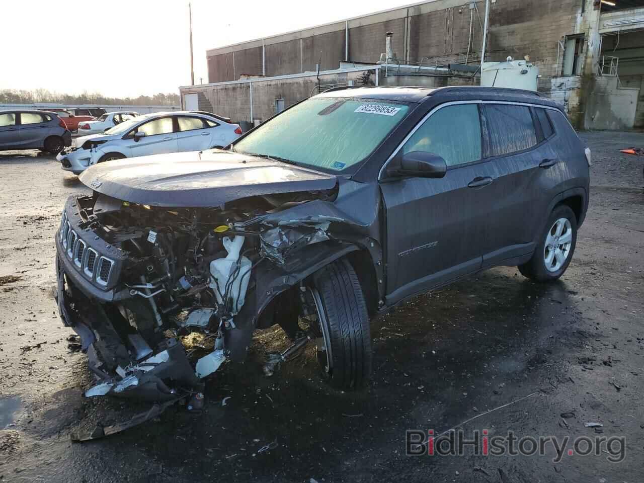 Photo 3C4NJDBB9JT201392 - JEEP COMPASS 2018