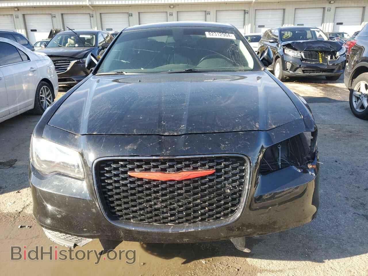 2019 CHRYSLER 300 - VIN: 2C3CCAAG3KH582457 - Фото 5