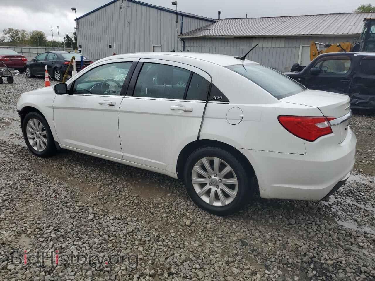 2013 CHRYSLER 200 - VIN: 1C3CCBBB1DN768372 - Фото 2
