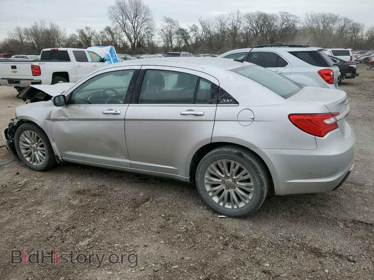 2011 CHRYSLER 200 - VIN: 1C3BC2FG2BN619774 - Фото 2