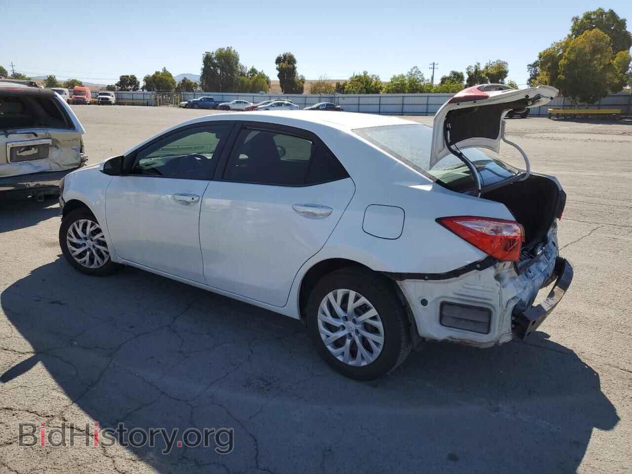 2018 TOYOTA COROLLA - VIN: 5YFBURHE2JP794993 - Фото 2