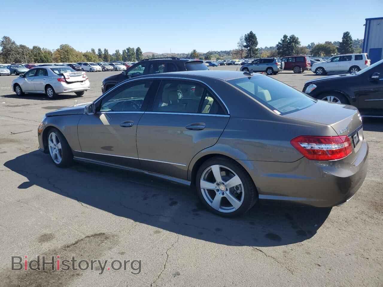 2011 MERCEDES-BENZ E-CLASS - VIN: WDDHF5GB4BA289652 - Photo 2