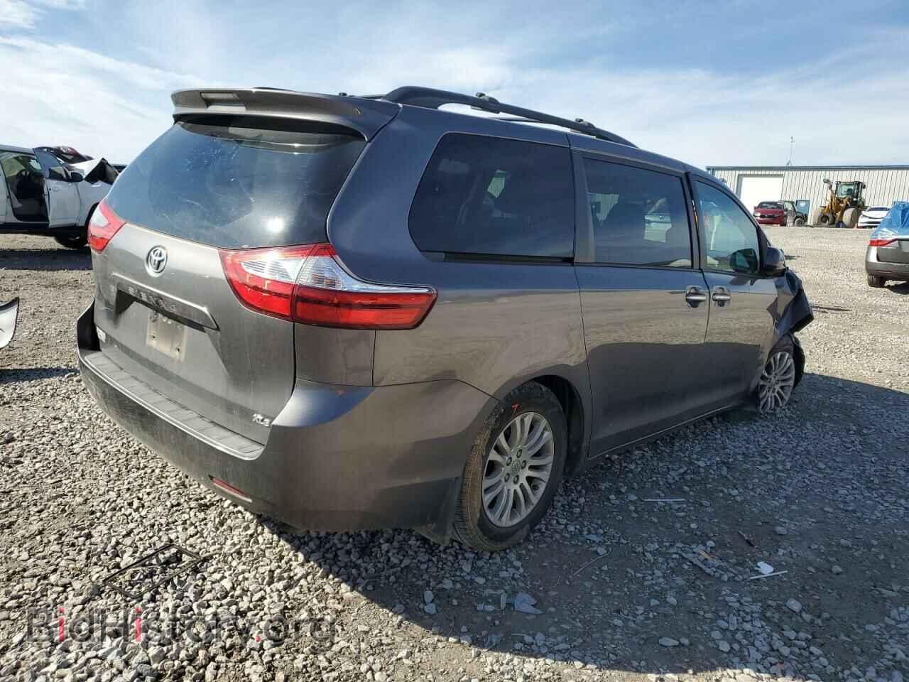 2017 TOYOTA All Models - VIN: 5TDYZ3DC2HS885034 - Фото 3