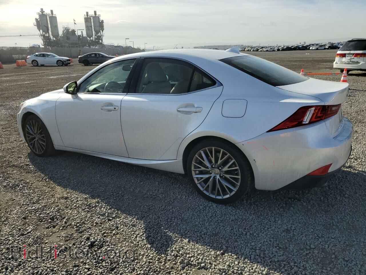 2016 LEXUS IS - VIN: JTHBA1D22G5037134 - Фото 2