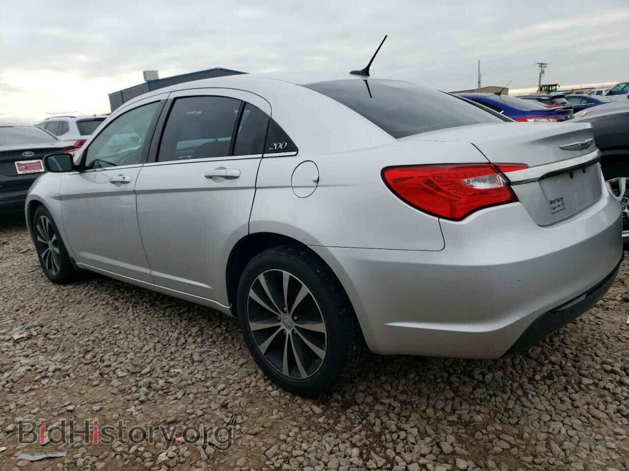 2012 CHRYSLER 200 - VIN: 1C3CCBHG0CN123116 - Фото 2