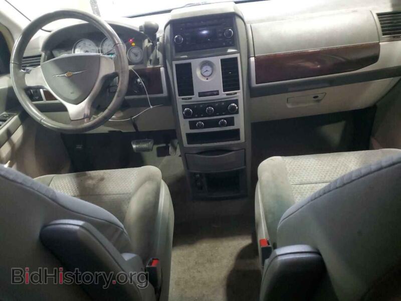 2010 Chrysler MINIVAN (VIN 2A4RR5D18AR358719) — photo 8 of 13