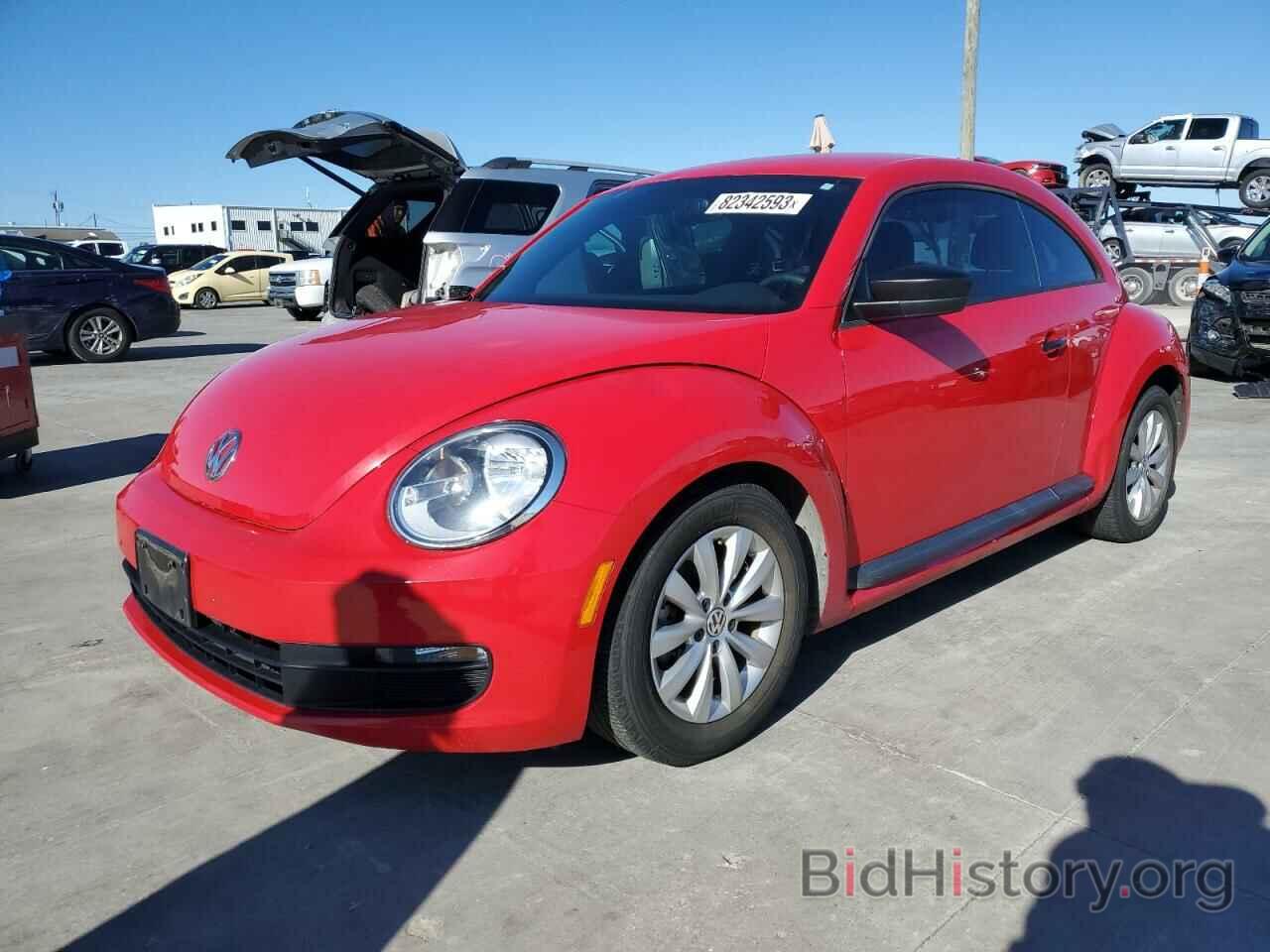 Photo 3VWF17AT9EM639469 - VOLKSWAGEN BEETLE 2014