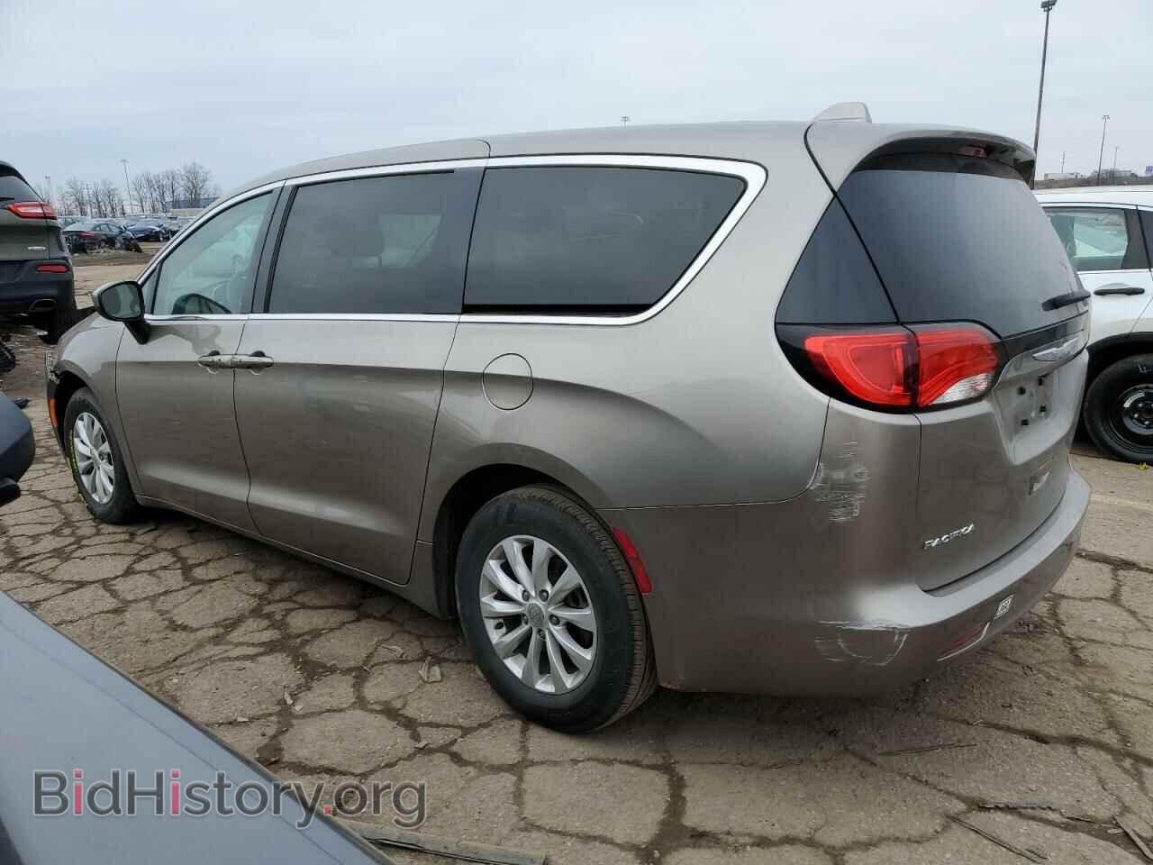 2017 CHRYSLER PACIFICA - VIN: 2C4RC1DG8HR611102 - Photo 2