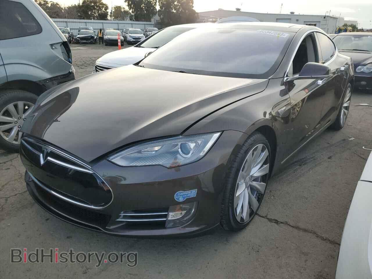 Фотография 5YJSA1CG8DFP26104 - TESLA MODEL S 2013
