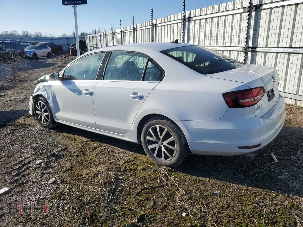 2017 VOLKSWAGEN JETTA - VIN: 3VWDB7AJ8HM228359 - Фото 2