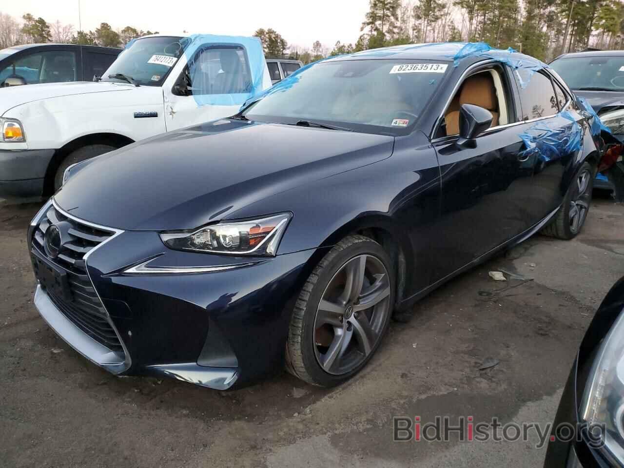 Photo JTHC81D23J5030491 - LEXUS IS 2018