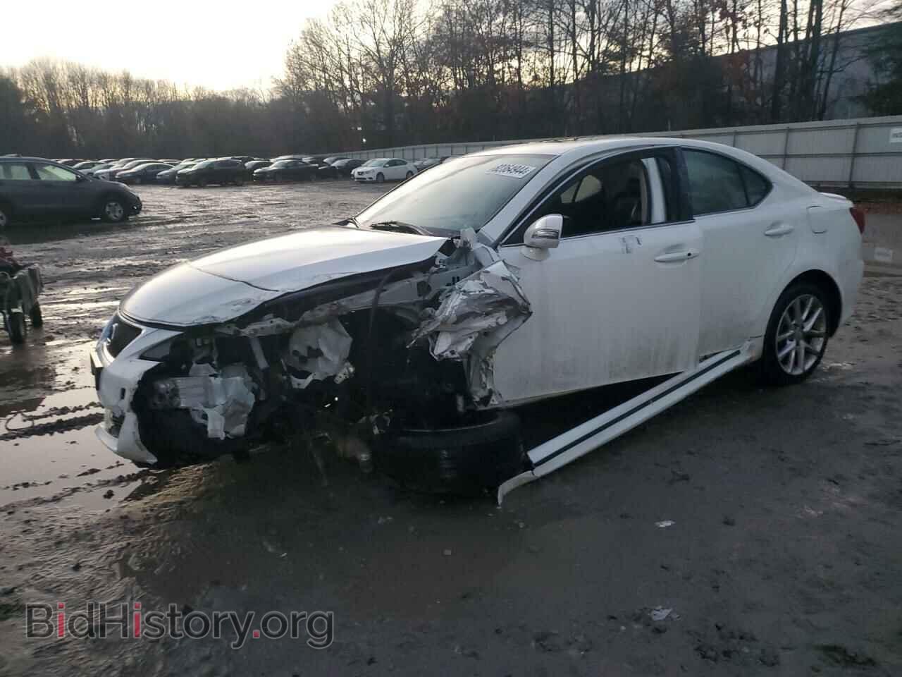 Photo JTHCF5C25B5048183 - LEXUS IS 2011