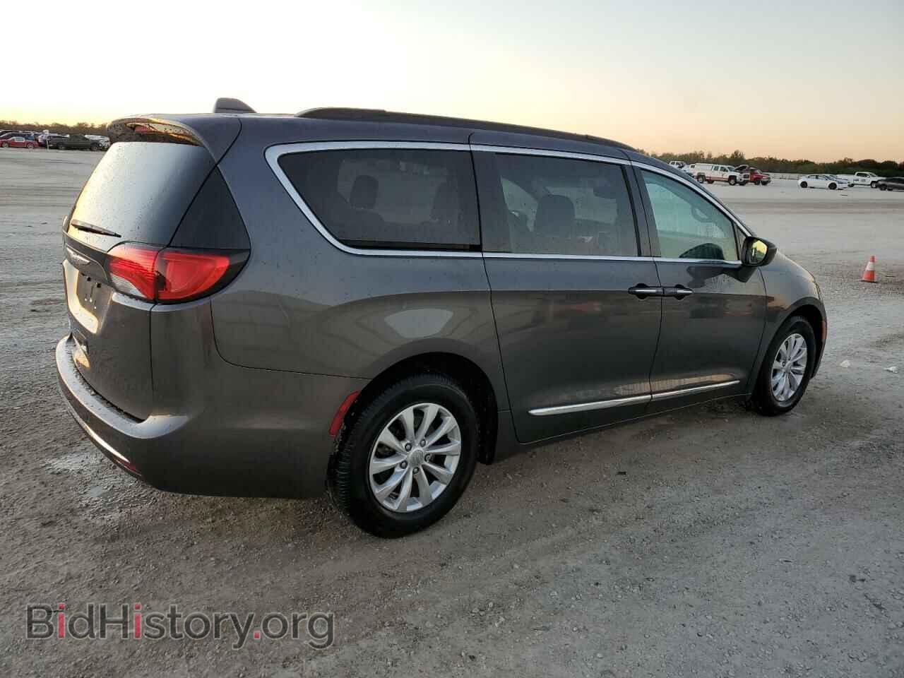 2017 CHRYSLER PACIFICA - VIN: 2C4RC1BGXHR509805 - Фото 3