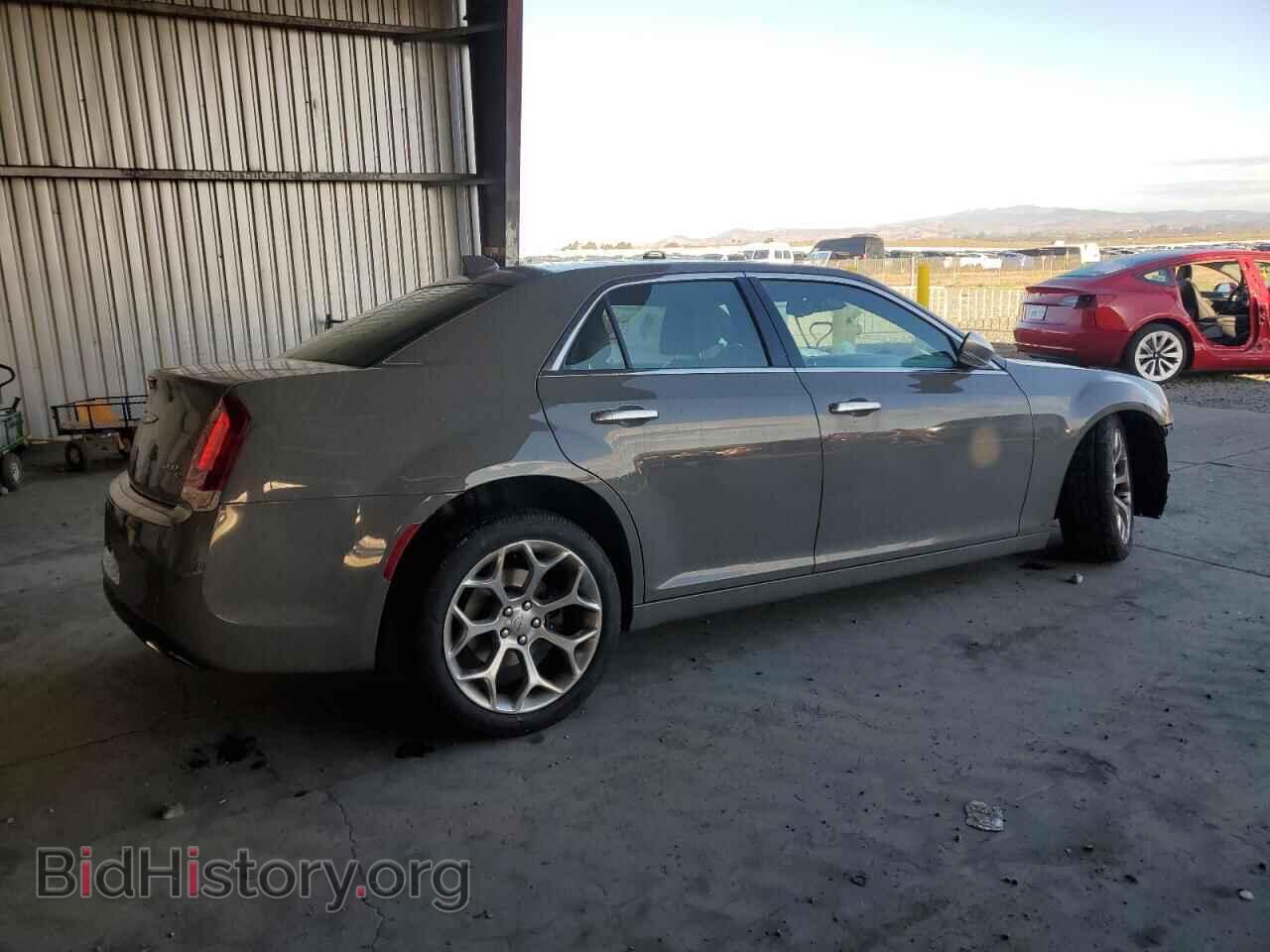 2019 CHRYSLER 300 - VIN: 2C3CCAPT9KH548222 - Фото 3