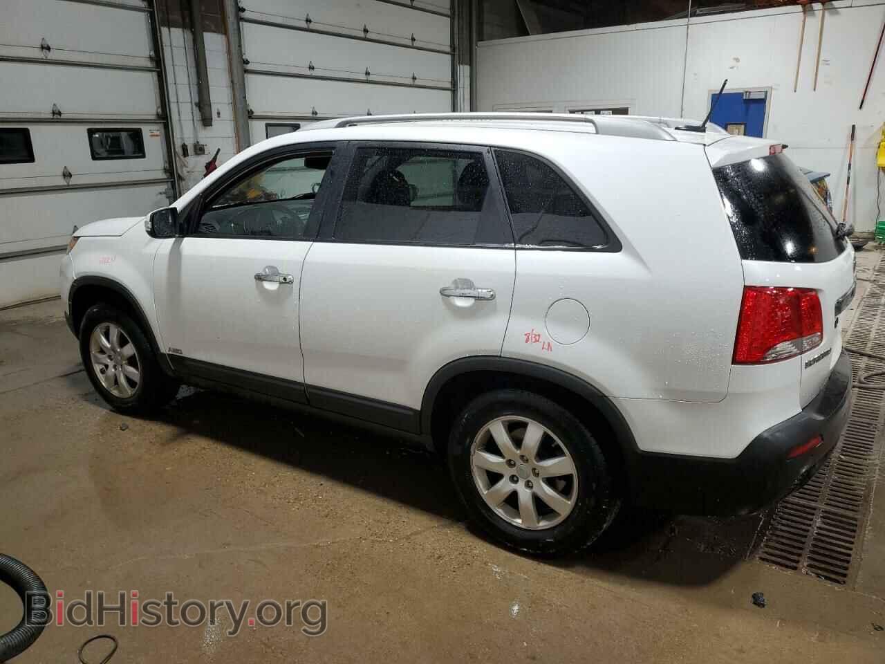 2012 KIA SORENTO - VIN: 5XYKTCA64CG301745 - Фото 2