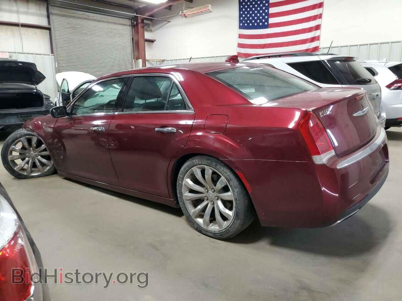 2019 CHRYSLER 300 - VIN: 2C3CCAEG4KH686580 - Фото 2