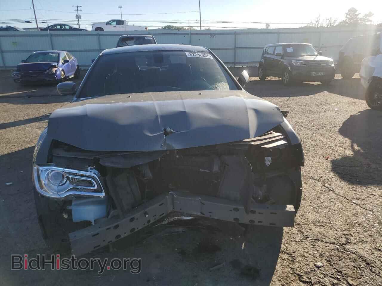 2019 CHRYSLER 300 - VIN: 2C3CCABG9KH625942 - Фото 5