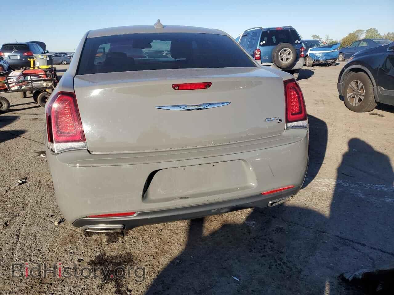 2019 CHRYSLER 300 - VIN: 2C3CCABG9KH625942 - Фото 6