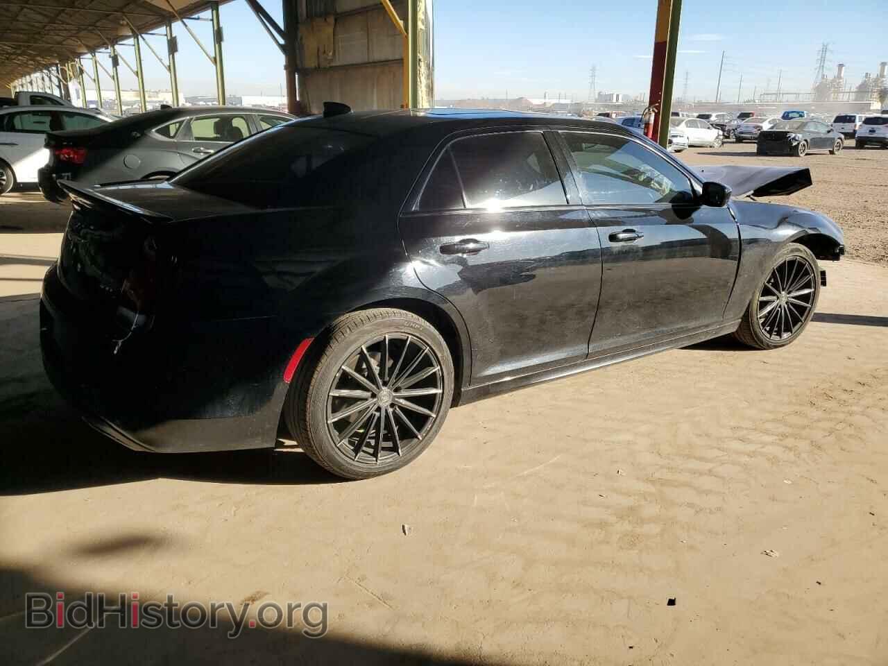 2017 CHRYSLER 300 - VIN: 2C3CCABG3HH616081 - Фото 3