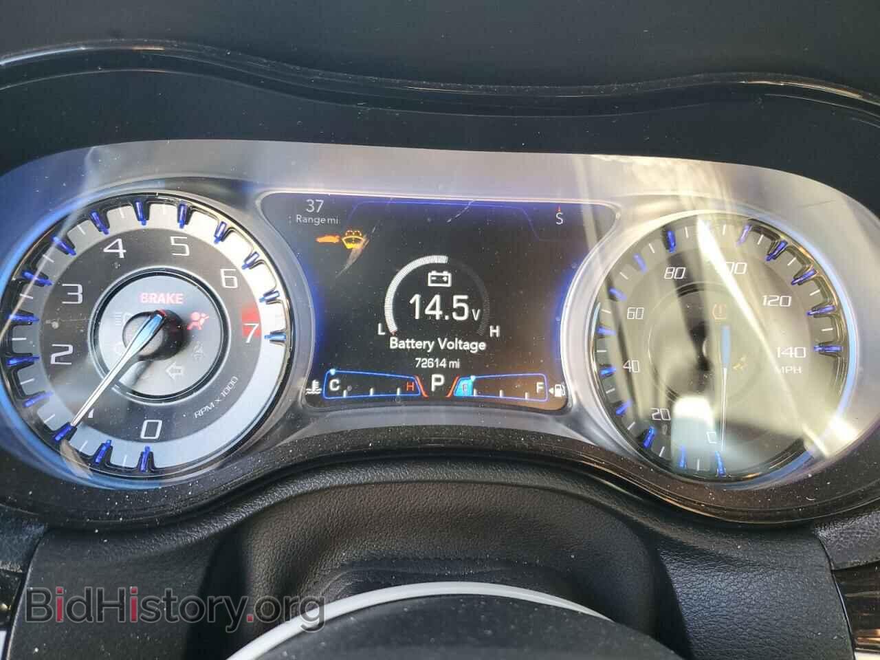 2018 CHRYSLER 300 - VIN: 2C3CCABG7JH216448 - Фото 9
