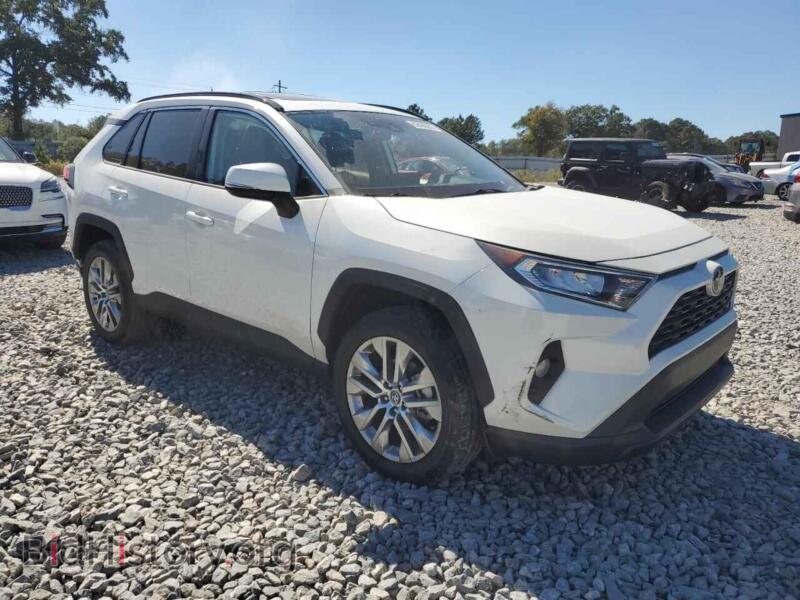 2021 Toyota RAV4 (VIN 2T3C1RFV1MW108534) — фото 4 из 15