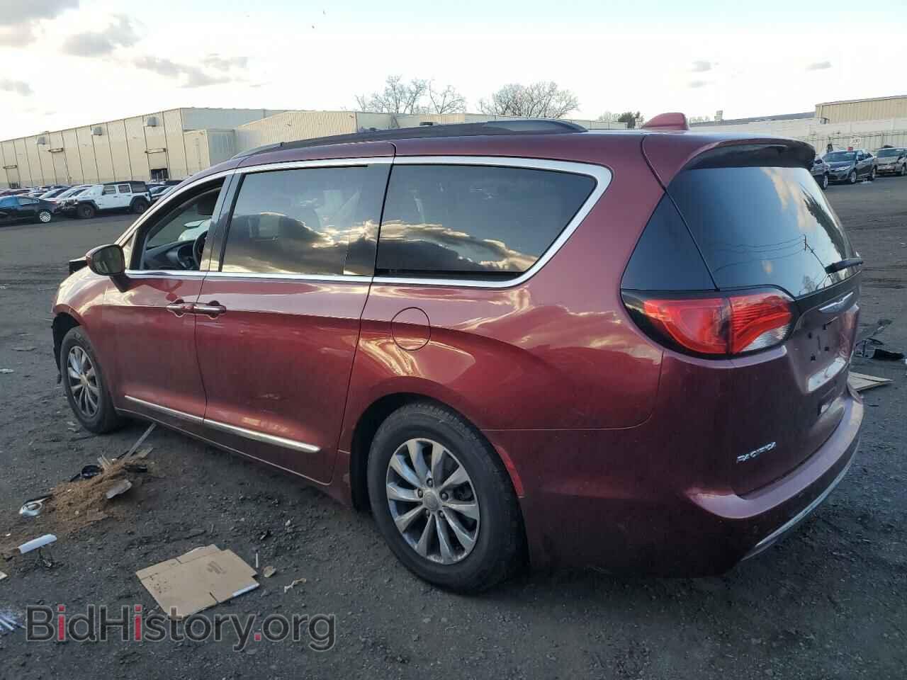 2017 CHRYSLER PACIFICA - VIN: 2C4RC1BG2HR748054 - Фото 2