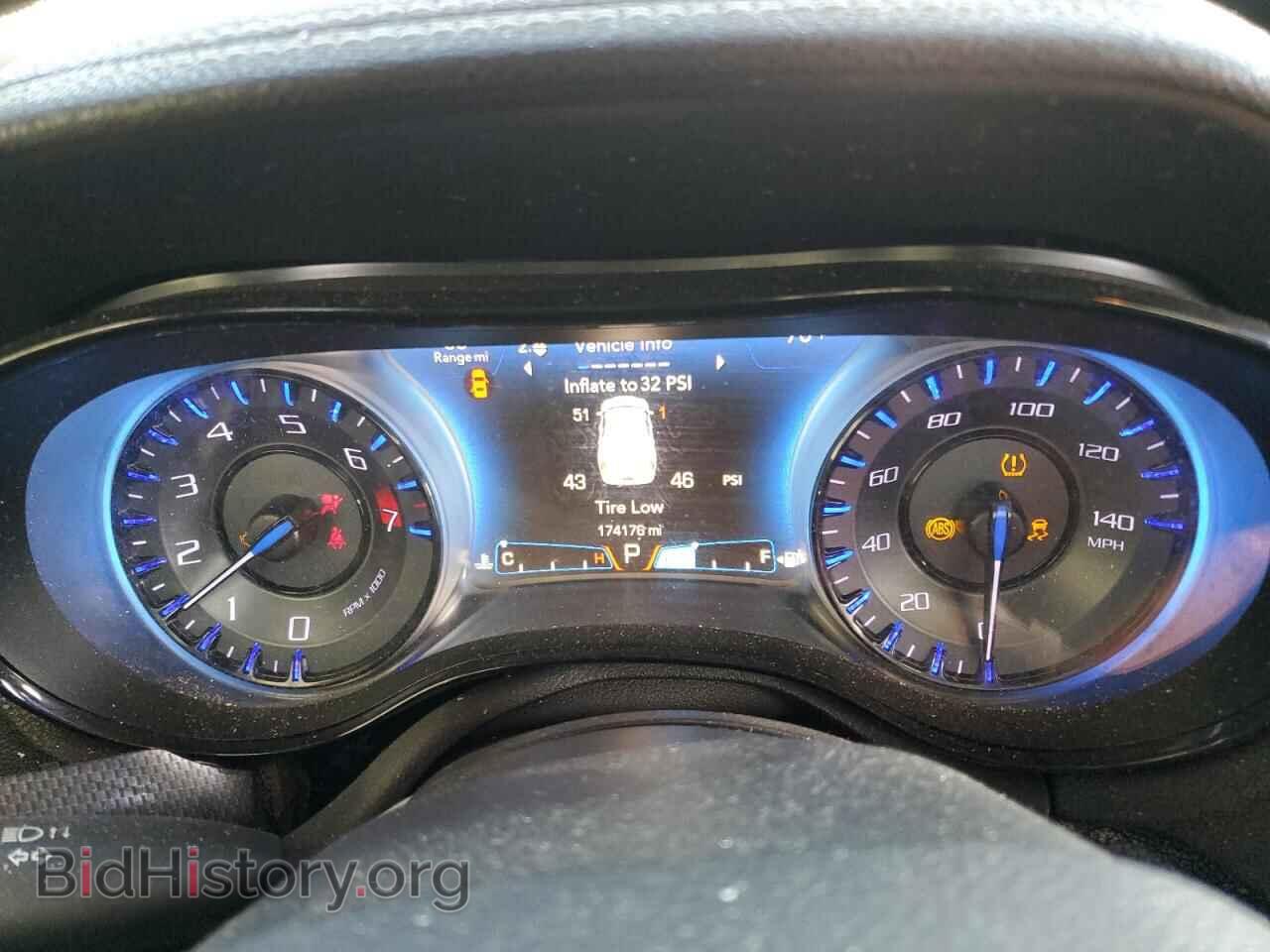 2015 CHRYSLER 300 - VIN: 2C3CCABG8FH832960 - Фото 9