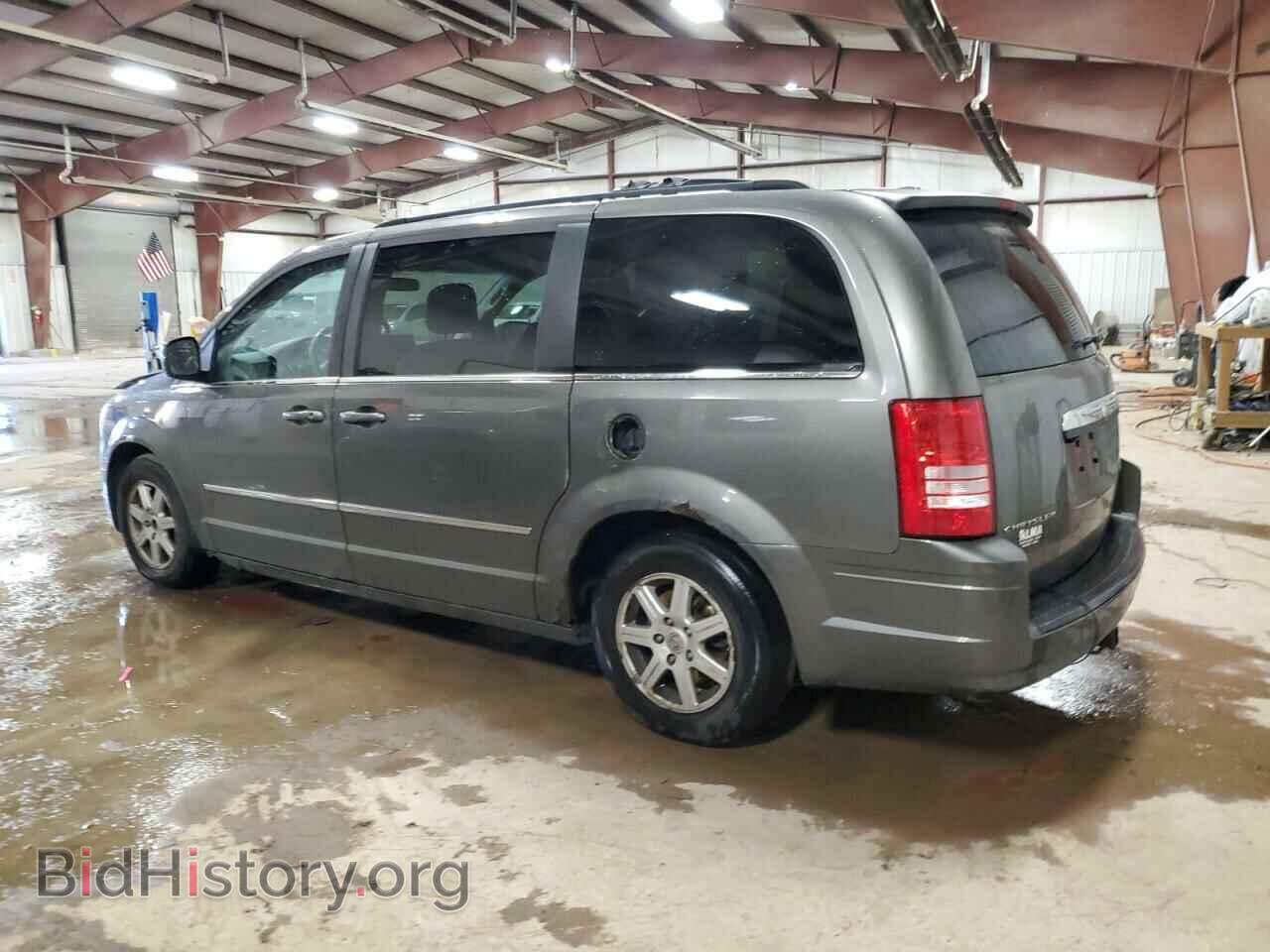 2010 CHRYSLER MINIVAN - VIN: 2A4RR8D17AR321128 - Фото 2