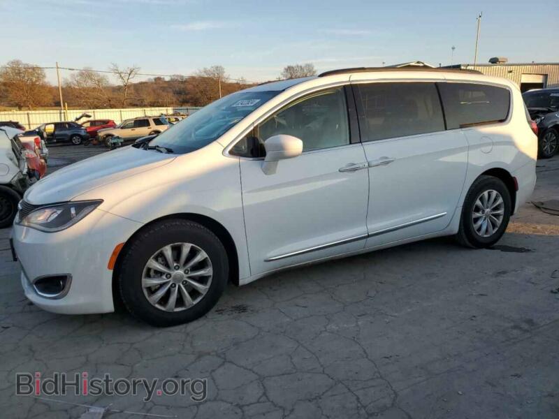 2017 Chrysler PACIFICA Touring L (VIN 2C4RC1BG3HR733725) — photo 1 of 13, Copart, damage: minor dents/scratches