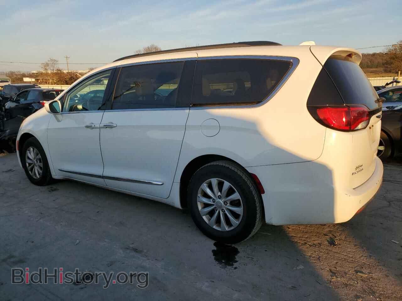 2017 CHRYSLER PACIFICA - VIN: 2C4RC1BG3HR733725 - Фото 2