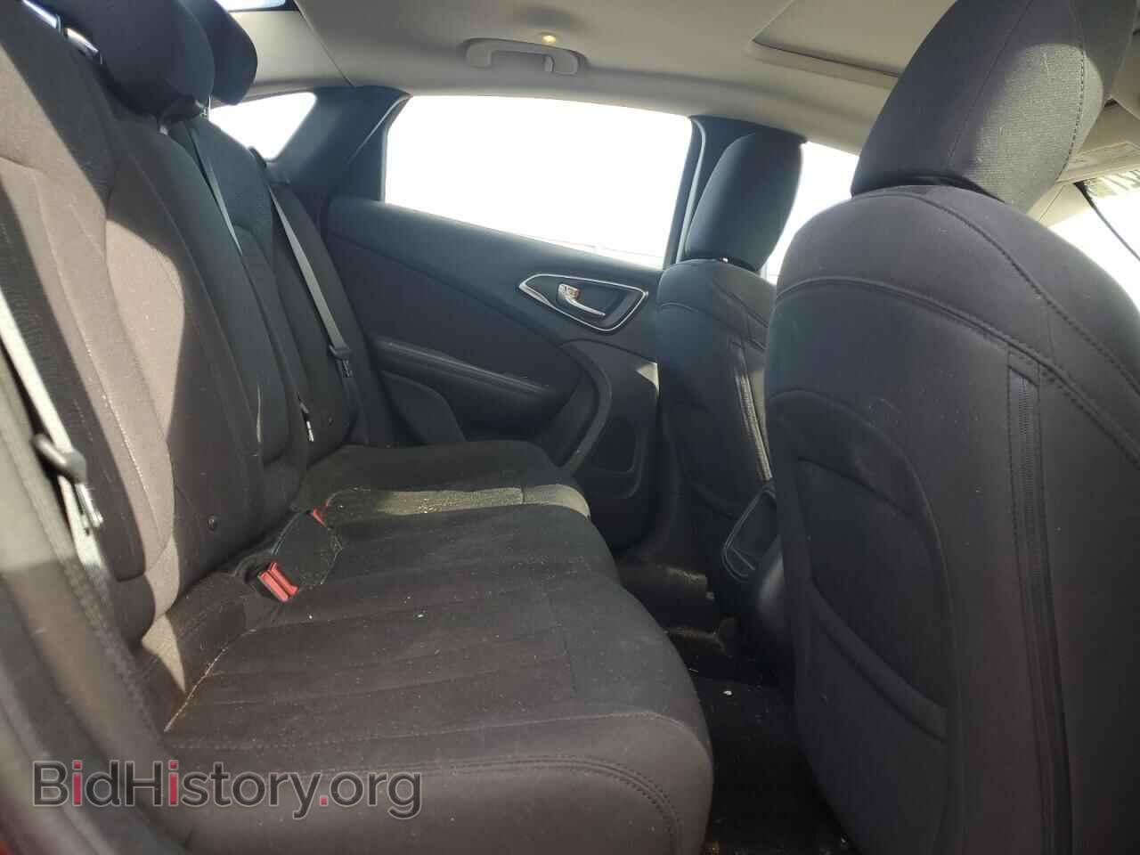 2016 CHRYSLER 200 - VIN: 1C3CCCAB7GN166006 - Фото 10