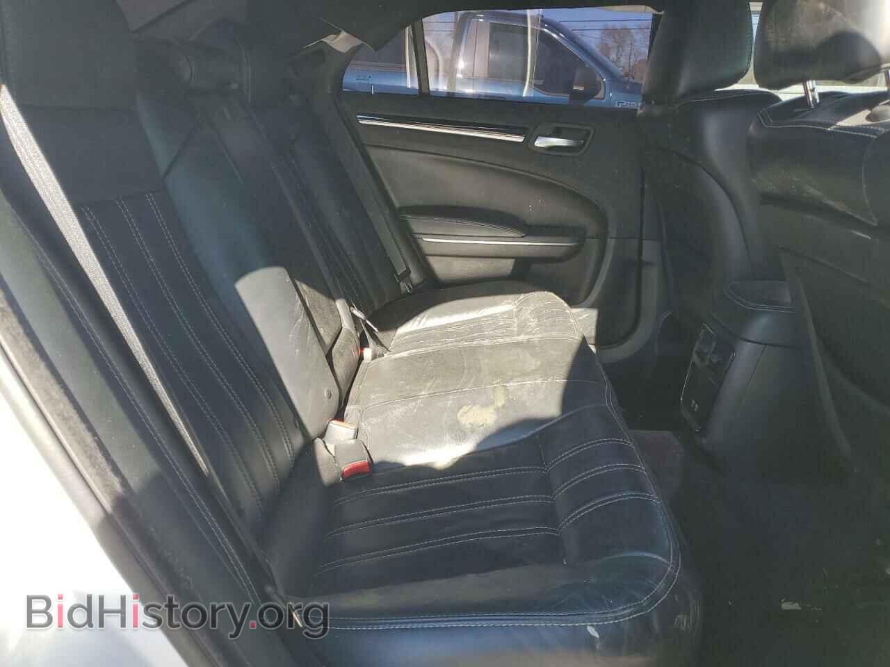 2018 CHRYSLER 300 - VIN: 2C3CCAGG0JH241040 - Фото 10
