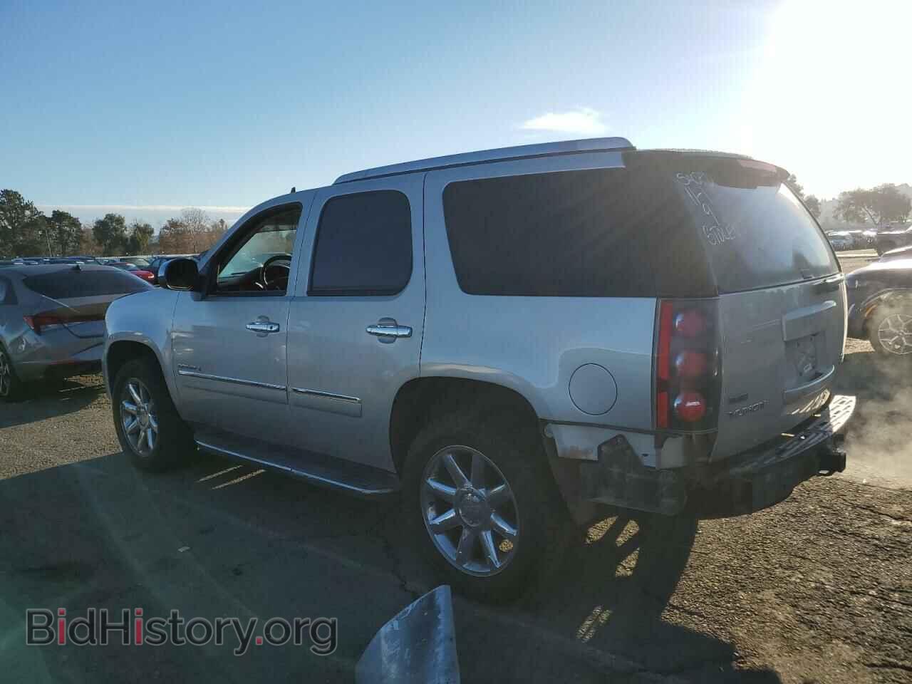 2011 GMC YUKON - VIN: 1GKS2EEF3BR335477 - Фото 2