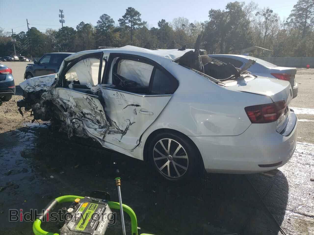 2017 VOLKSWAGEN JETTA - VIN: 3VWDB7AJ8HM227034 - Photo 2