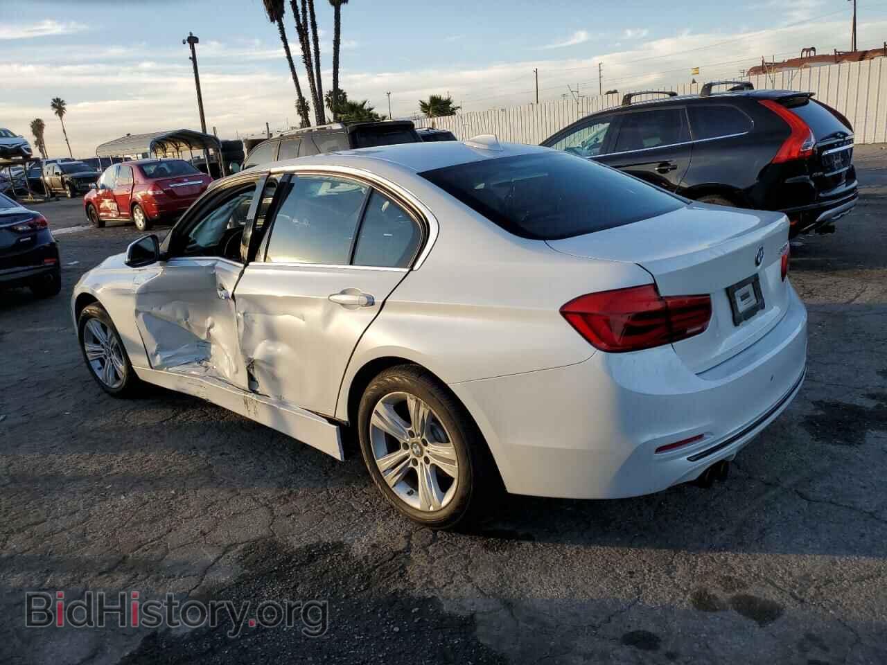 2018 BMW 3 SERIES - VIN: WBA8B9G56JNU57982 - Фото 2