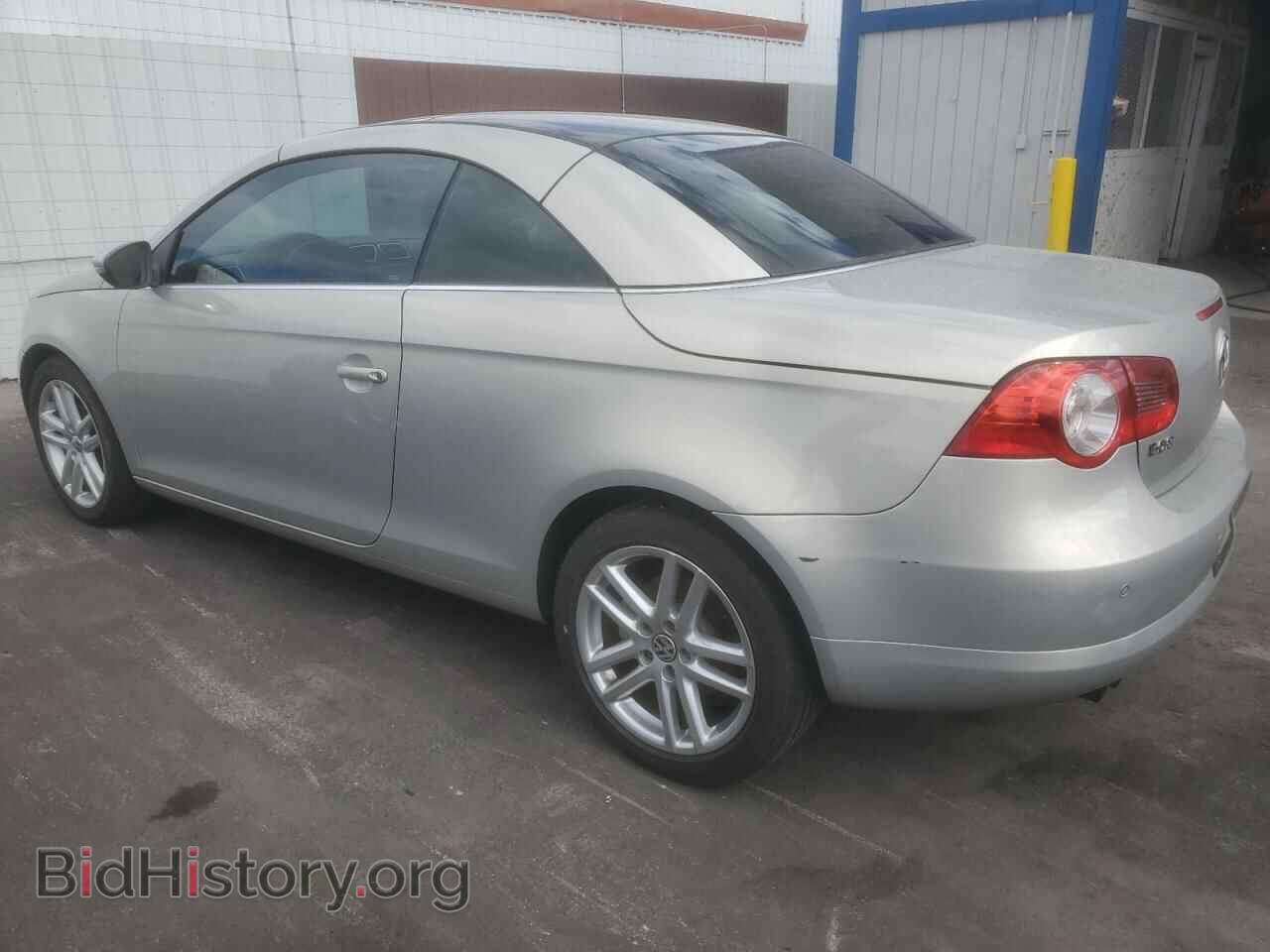 2009 VOLKSWAGEN EOS - VIN: WVWFA71F29V007082 - Фото 2