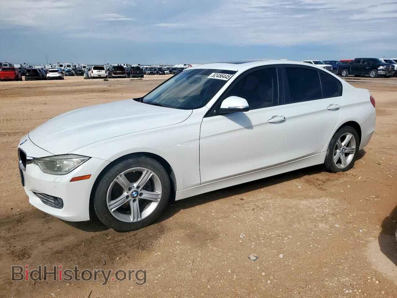 Photo WBA3A5C54CF345223 - BMW 3 SERIES 2012