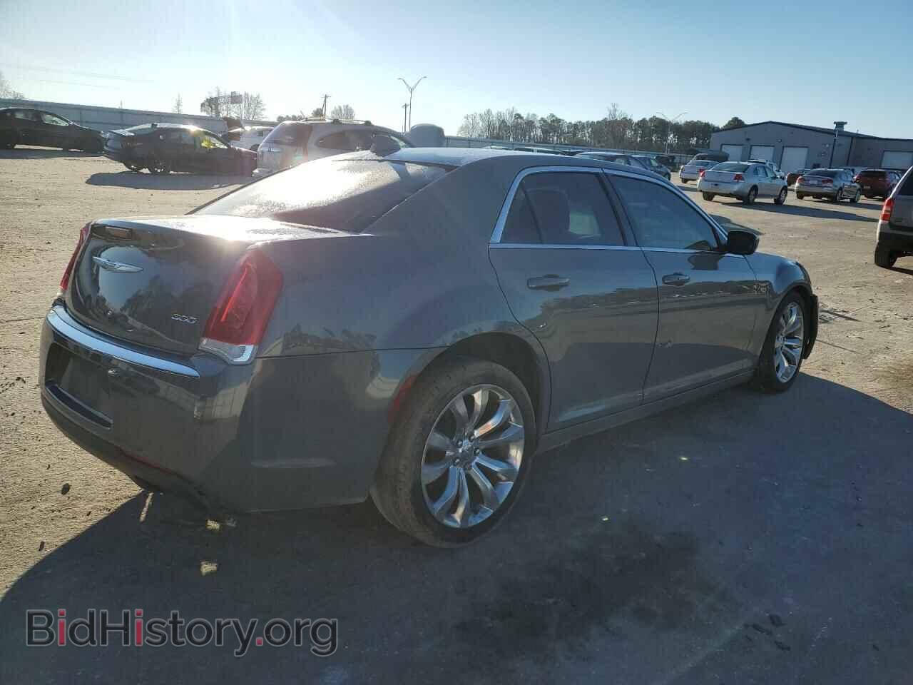 2019 CHRYSLER 300 - VIN: 2C3CCAAG0KH663089 - Фото 3