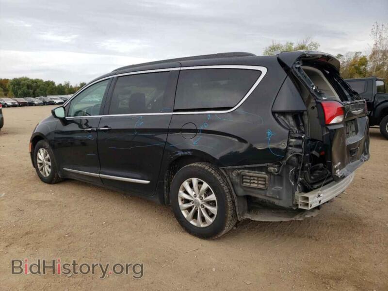2017 Chrysler PACIFICA (VIN 2C4RC1BG2HR536383) — photo 2 of 13