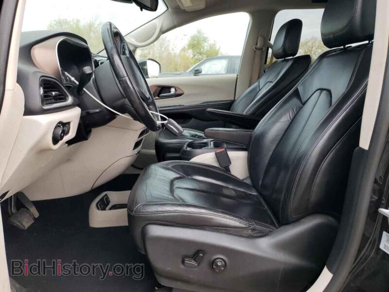 2017 Chrysler PACIFICA (VIN 2C4RC1BG2HR536383) — photo 7 of 13