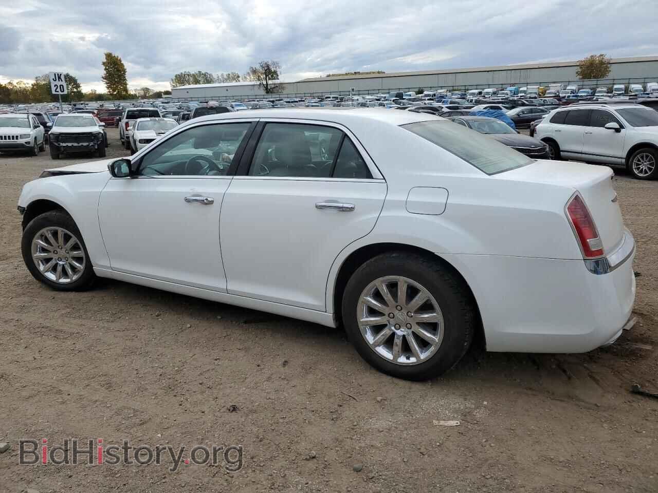 2011 CHRYSLER 300 - VIN: 2C3CA5CG3BH514962 - Фото 2