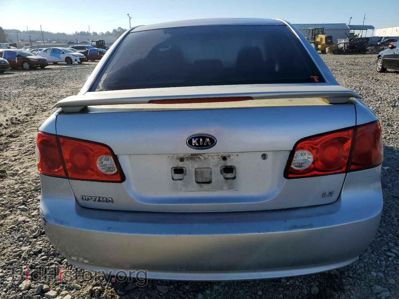 2007 KIA OPTIMA - VIN: KNAGE123775151795 - Фото 6