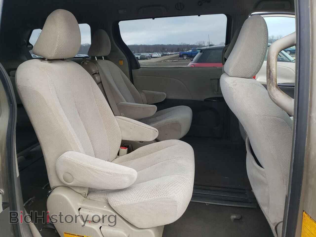 2011 TOYOTA All Models - VIN: 5TDKK3DCXBS043852 - Фото 11