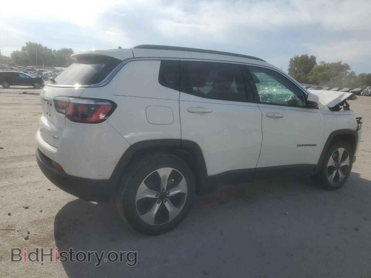 2018 JEEP COMPASS - VIN: 3C4NJCBB9JT265572 - Фото 3
