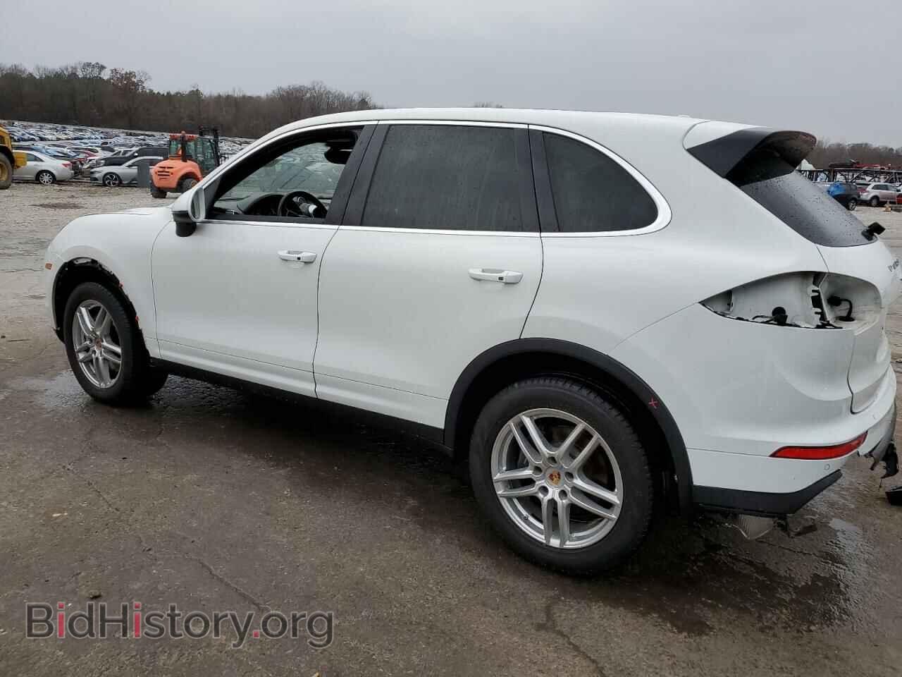 2016 PORSCHE CAYENNE - VIN: WP1AA2A24GLA10972 - Photo 2